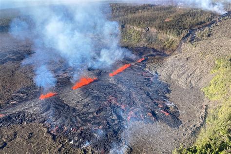 which volcano destroyed